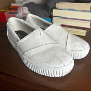 Tom’s slip on shoes